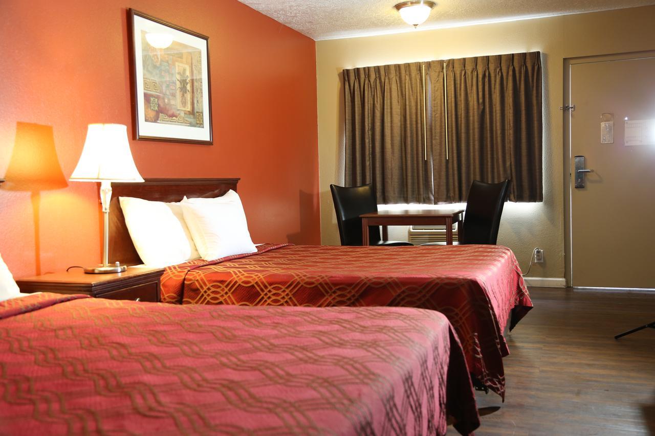 Econo Motel 3*